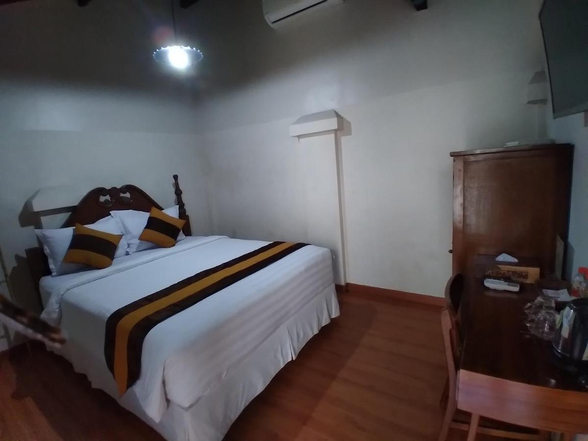 Dem Ayem Heritage Guest House Джок'якарта Екстер'єр фото