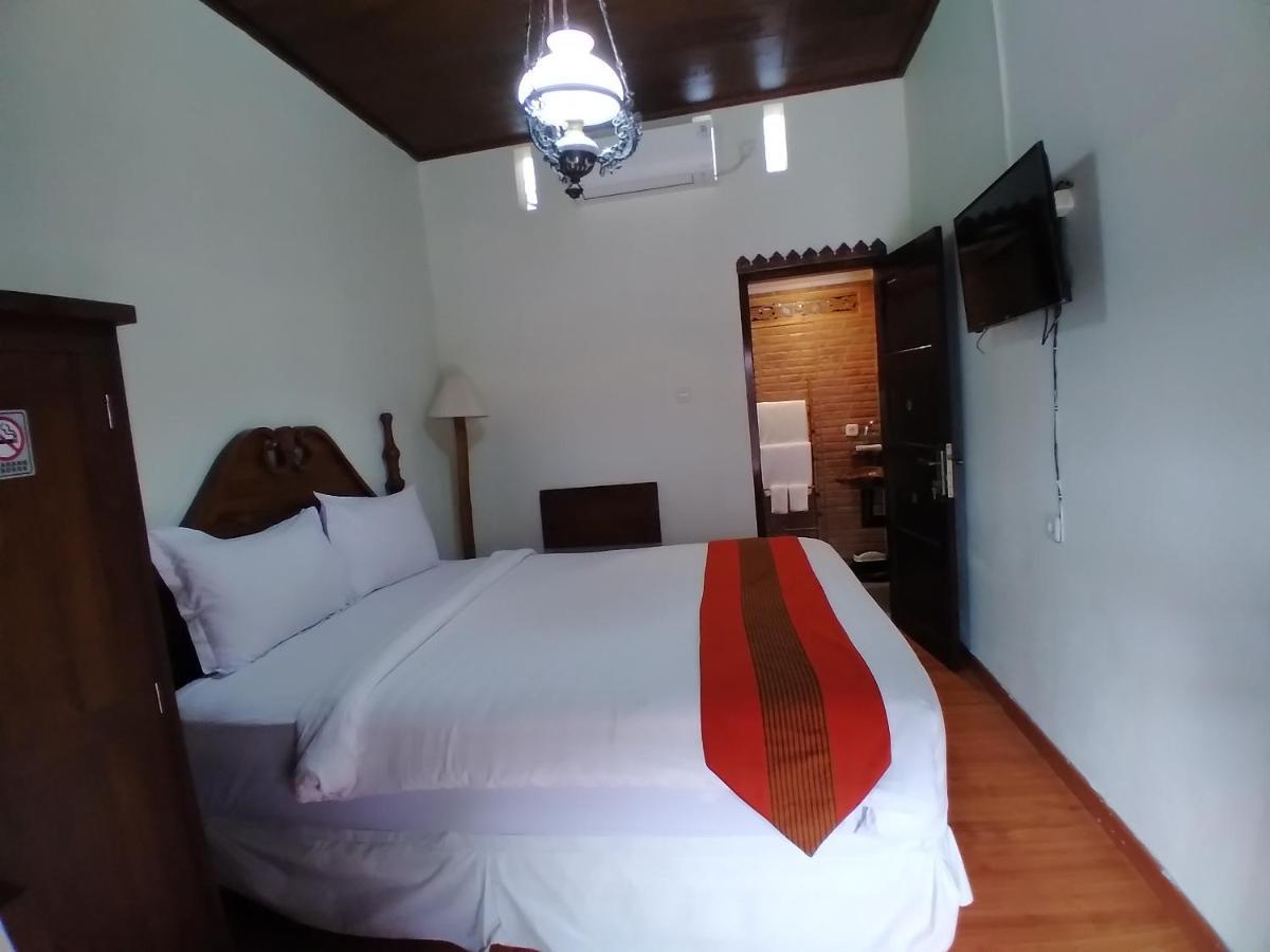 Dem Ayem Heritage Guest House Джок'якарта Екстер'єр фото