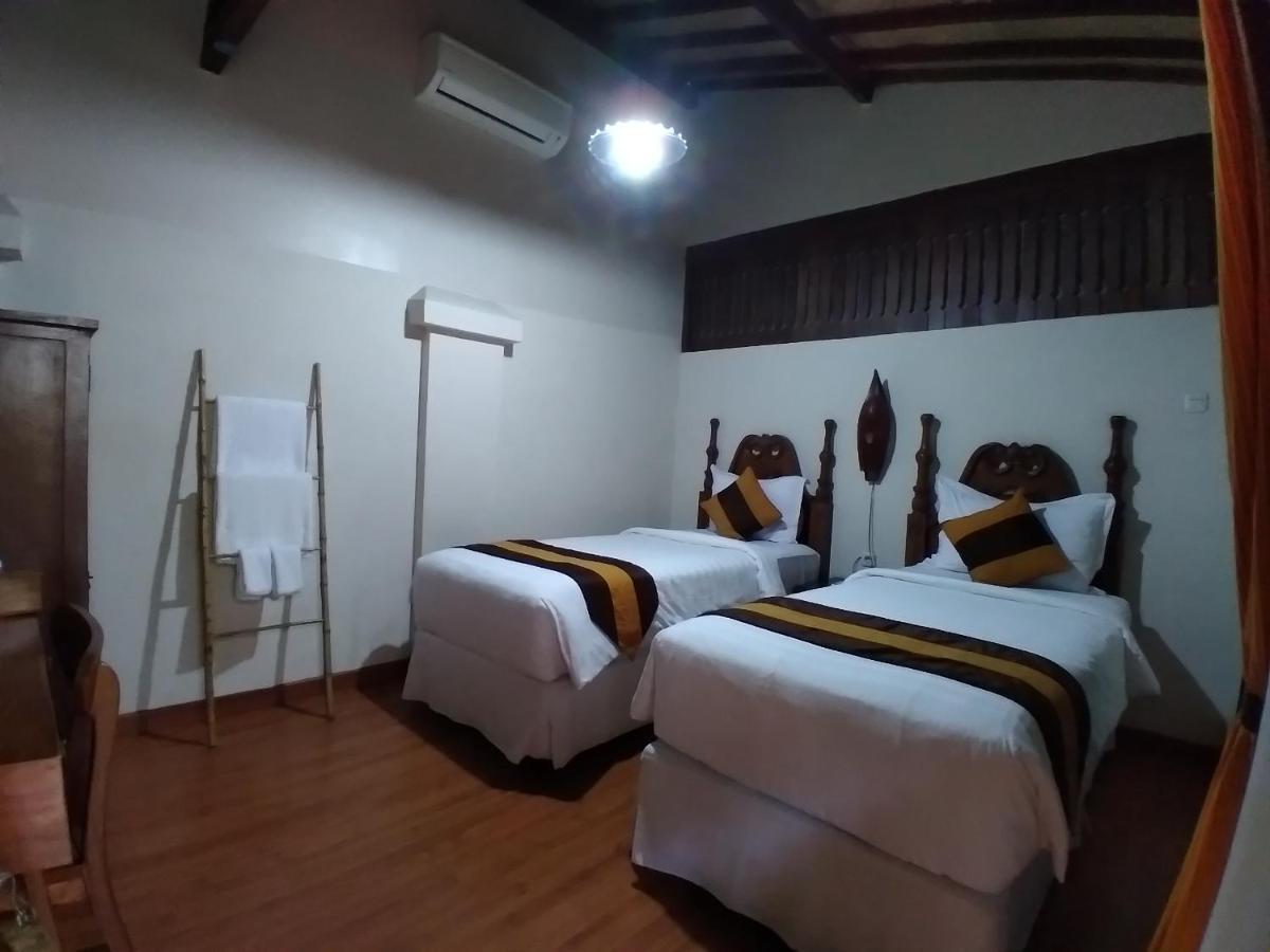 Dem Ayem Heritage Guest House Джок'якарта Екстер'єр фото