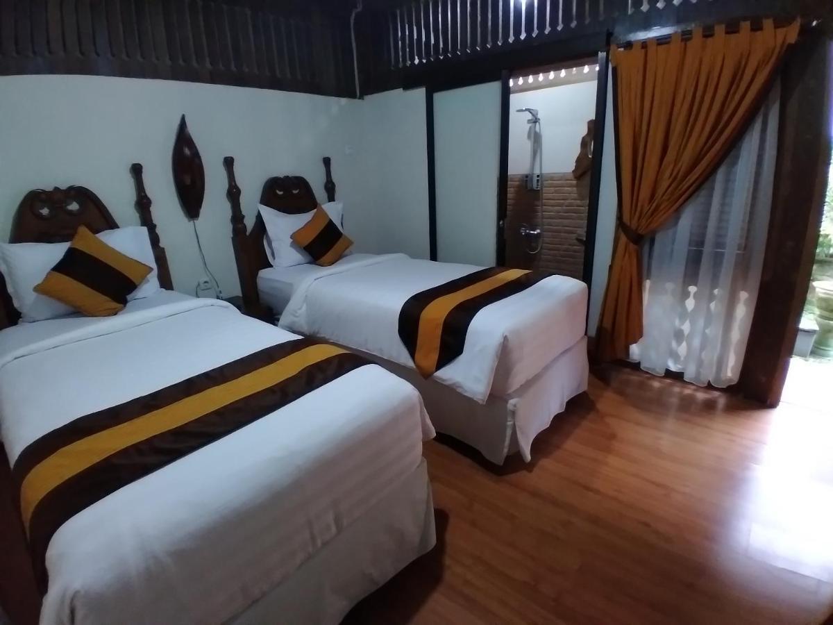 Dem Ayem Heritage Guest House Джок'якарта Екстер'єр фото