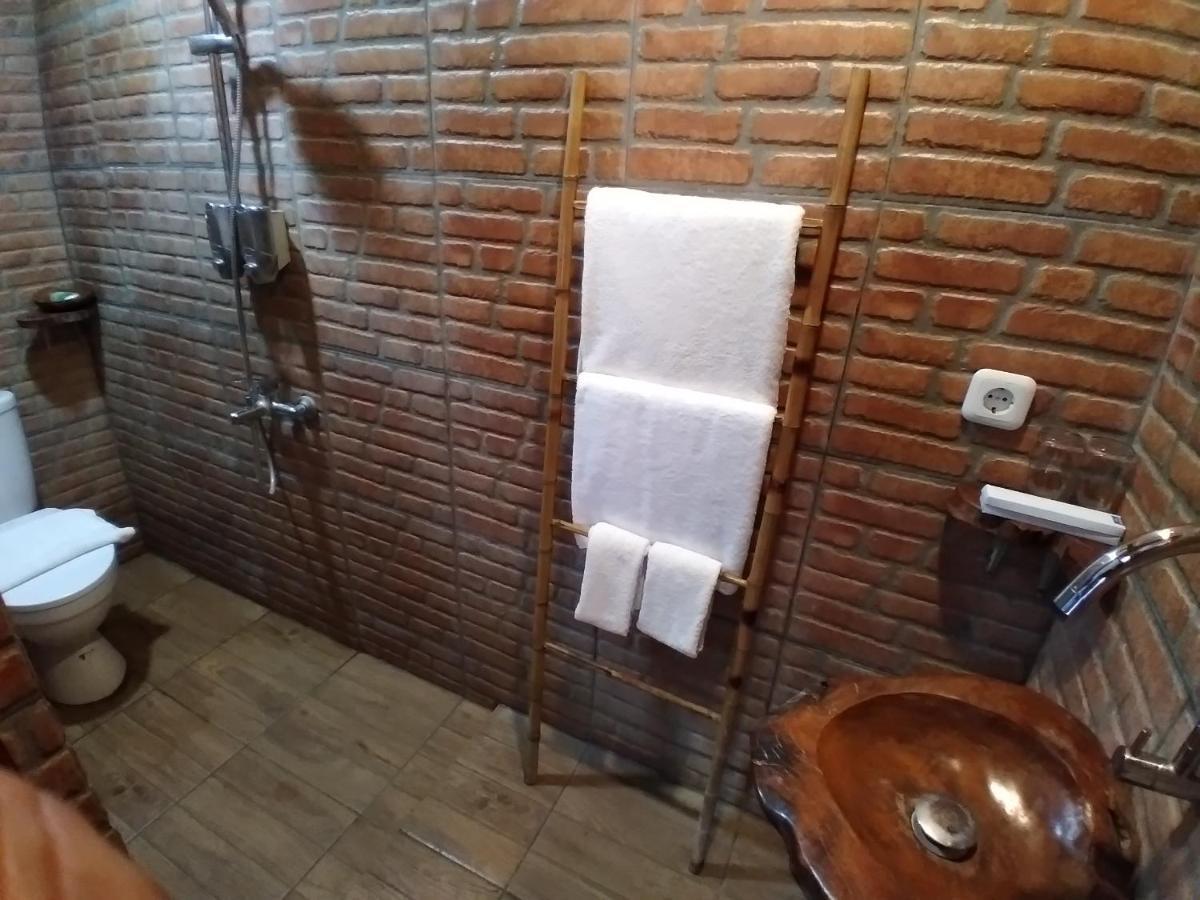 Dem Ayem Heritage Guest House Джок'якарта Екстер'єр фото